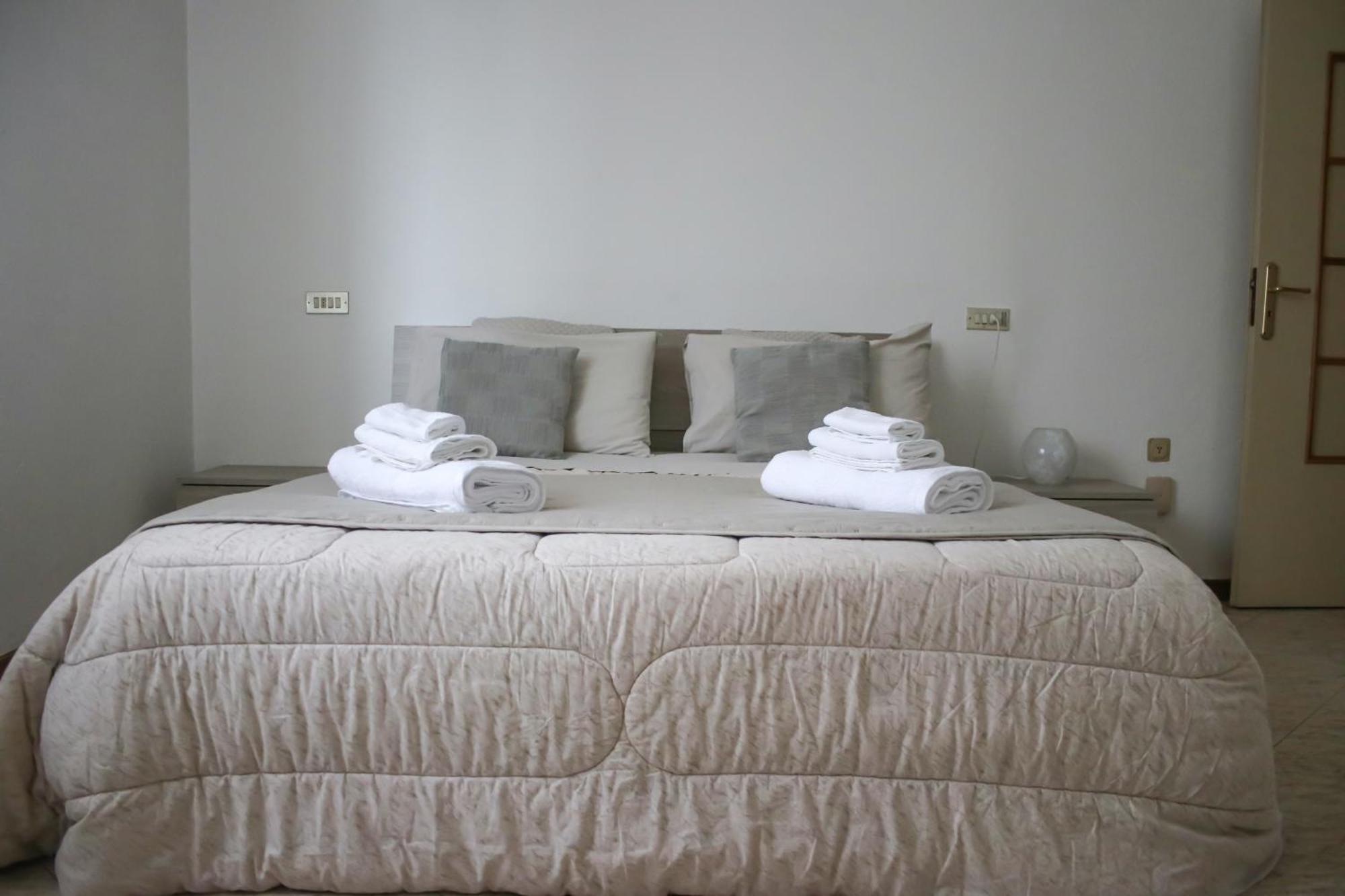 Bed and Breakfast Sm Hospitality Laghi Reggio nell'Emilia Esterno foto